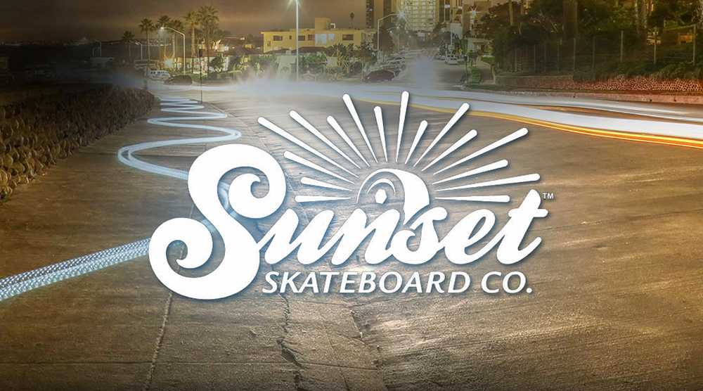 Калифорнийские круизеры Sunset Skateboard со светящимися колесами, никого не оставят равнодушным. Калифорнийские круизеры Sunset Skateboard со светящимися колесами, никого не оставят равнодушным.