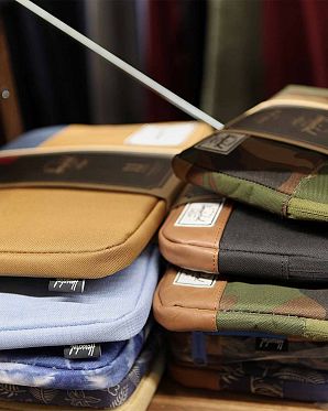 Чехол водоотталкивающий Herschel Anchor 11'' MacBook Air Woodland