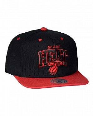 Бейсболка с прямым козырьком Mitchell and Ness EU161 GUARD Miami Heat Black Бейсболка с прямым козырьком Mitchell and Ness EU161 GUARD Miami Heat Black