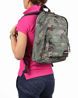 Pюкзак водоотталкивающий износостойкий Eastpak Tordi Camtooth