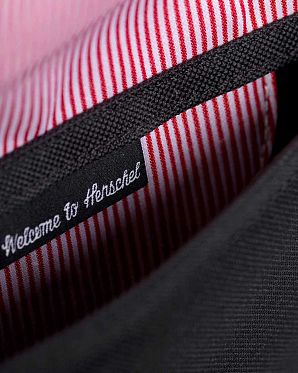 Чехол водоотталкивающий на кнопках Herschel Spokane iPad Air Black Чехол водоотталкивающий на кнопках Herschel Spokane iPad Air Black