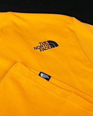 Футболка мужская The North Face Fine Front Box Zinna Orange Футболка мужская The North Face Fine Front Box Zinna Orange