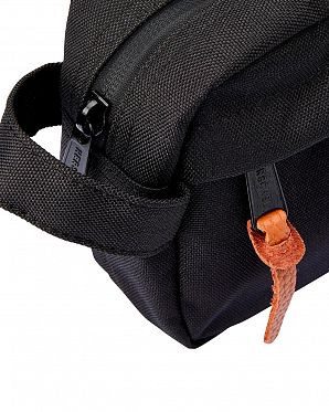 Пенал\дорожная сумочка Herschel Chapter Black TAN Пенал\дорожная сумочка Herschel Chapter Black TAN