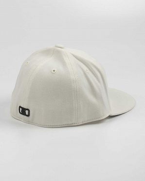 Бейсболка с прямым козырьком Label Cap White Бейсболка с прямым козырьком Label Cap White