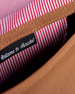 Чехол водоотталкивающий на кнопках Herschel Spokane iPad Air Caramel Чехол водоотталкивающий на кнопках Herschel Spokane iPad Air Caramel