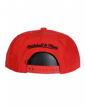 Бейсболка с прямым козырьком Mitchell and Ness Chicago Bulls NL Red Бейсболка с прямым козырьком Mitchell and Ness Chicago Bulls NL Red