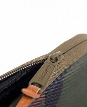 Чехол водоотталкивающий Herschel Anchor 11'' MacBook Air Woodland