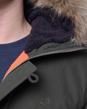 Куртка-парка на пуху Fred Perry J3270 Down Arctic Jacket Green