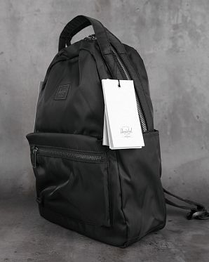 Рюкзак городской небольшой Herschel Nova Satin Black Рюкзак городской небольшой Herschel Nova Satin Black