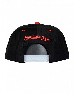 Бейсболка с прямым козырьком Mitchell and Ness XLRELECTIVE 2TONE Chicago Bulls Black Бейсболка с прямым козырьком Mitchell and Ness XLRELECTIVE 2TONE Chicago Bulls Black