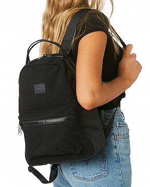 Рюкзак городской небольшой Herschel Nova Small SHERPA Black Рюкзак городской небольшой Herschel Nova Small SHERPA Black