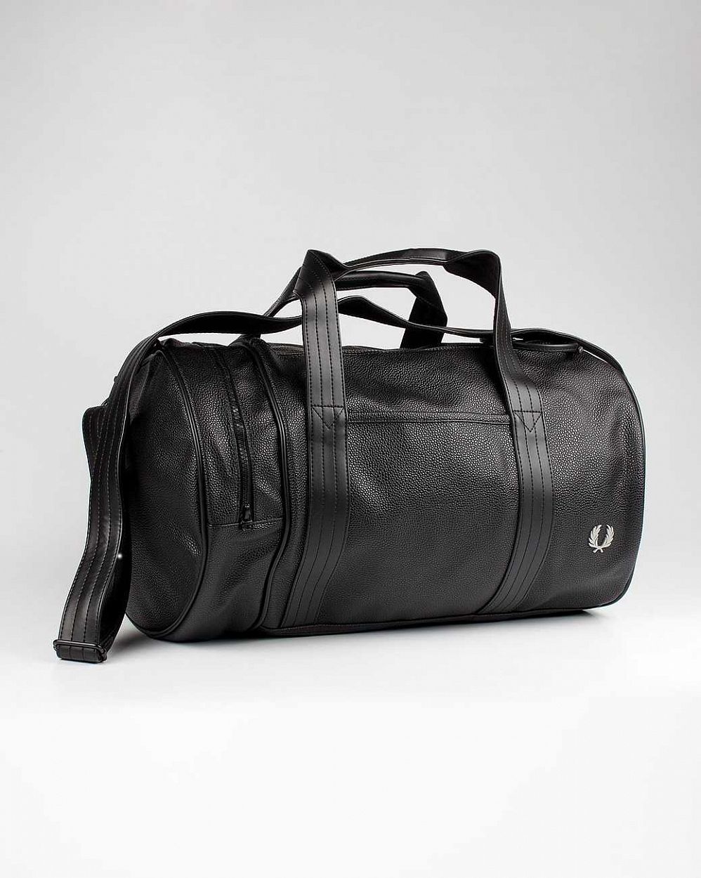 купить Сумка Fred Perry L1144 Scotch Grain Barrel Bag Black в Москве купить Сумка Fred Perry L1144 Scotch Grain Barrel Bag Black в Москве