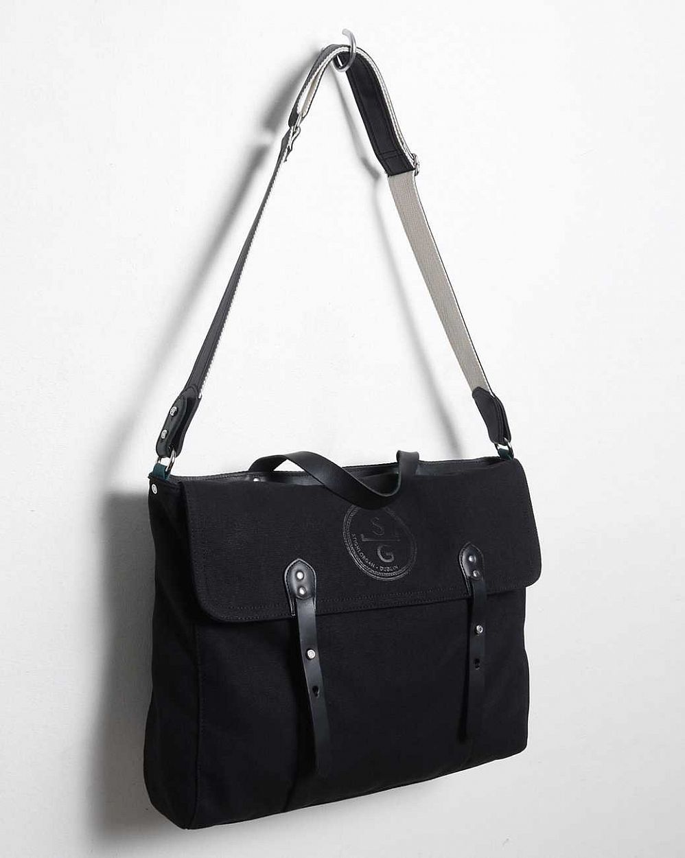 купить Сумка Stighlorgan Seanan Leather Canvas Satchel Tote Black в Москве купить Сумка Stighlorgan Seanan Leather Canvas Satchel Tote Black в Москве