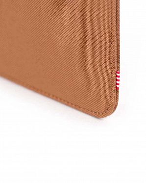 Чехол водоотталкивающий на кнопках Herschel Spokane iPad Air Caramel Чехол водоотталкивающий на кнопках Herschel Spokane iPad Air Caramel