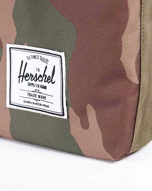 Сумка через плечо на кнопке Herschel Ottawa Camo Сумка через плечо на кнопке Herschel Ottawa Camo