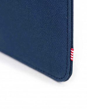 Чехол Herschel Spokane Sleeve для 11'' Macbook Navy Flamingo Чехол Herschel Spokane Sleeve для 11'' Macbook Navy Flamingo