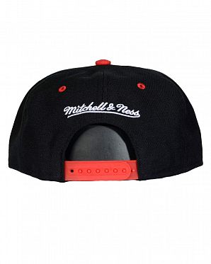 Бейсболка с прямым козырьком Mitchell and Ness LEGACY Chicago Bulls Legacy Black Бейсболка с прямым козырьком Mitchell and Ness LEGACY Chicago Bulls Legacy Black