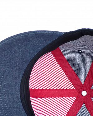 Бейсболка с прямым козырьком Herschel Creston Denim Бейсболка с прямым козырьком Herschel Creston Denim