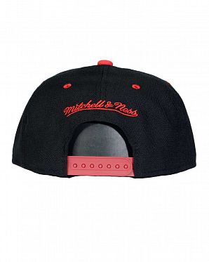 Бейсболка с прямым козырьком Mitchell and Ness EU161 GUARD Miami Heat Black Бейсболка с прямым козырьком Mitchell and Ness EU161 GUARD Miami Heat Black