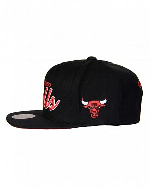 Бейсболка с прямым козырьком Mitchell and Ness Foundation Script Chicago Bulls Black Бейсболка с прямым козырьком Mitchell and Ness Foundation Script Chicago Bulls Black