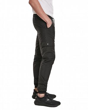 Джоггеры мужские Urban Classics Cargo Nylon Track Pants TB3669 Black Джоггеры мужские Urban Classics Cargo Nylon Track Pants TB3669 Black