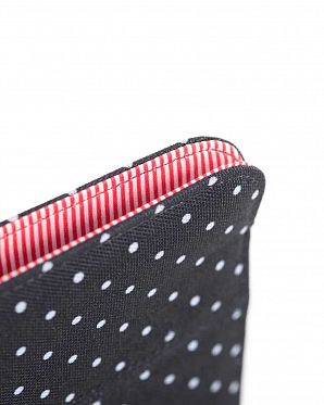 Чехол водоотталкивающий на резинке Herschel Cypress iPad Air Polka Dot Чехол водоотталкивающий на резинке Herschel Cypress iPad Air Polka Dot
