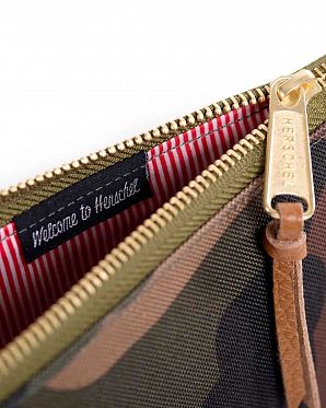 Клатч Herschel Network Extra Large Woodland Camo Клатч Herschel Network Extra Large Woodland Camo