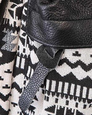 Рюкзак тканевый водостойкий с отделом для 13 ноутбука Obey Propaganda Submarine White Black Рюкзак тканевый водостойкий с отделом для 13 ноутбука Obey Propaganda Submarine White Black