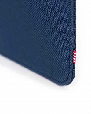 Чехол водоотталкивающий на кнопках Herschel Spokane iPad Air Navy Flamingo Чехол водоотталкивающий на кнопках Herschel Spokane iPad Air Navy Flamingo