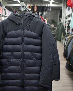Пуховик женский облегченный Krakatau Brookite Navy Пуховик женский облегченный Krakatau Brookite Navy