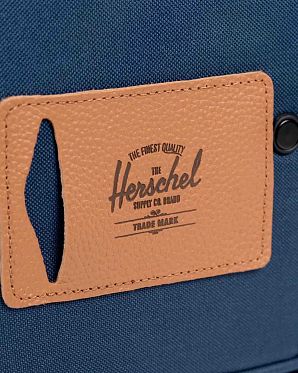Чемодан Herschel Highland Navy Чемодан Herschel Highland Navy